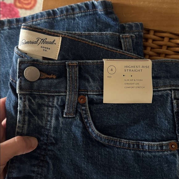Universal Thread New with Tags Size 4 Highest Rise Straight Jeans Blue 4 - Picture 2 of 2